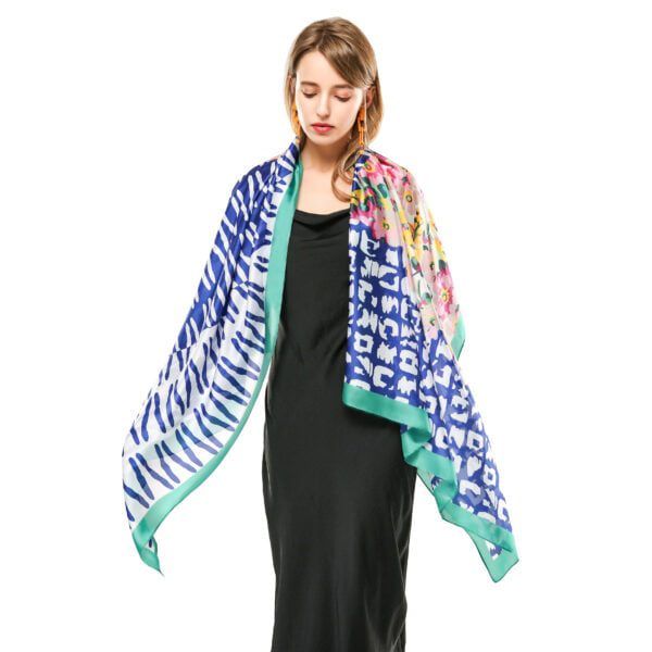 Triangle Stitching Floral S 20007 Model Green 2 scaled Triangle Stitching Floral S-20007-[475][160][480][50][0][400] SCARF.COM