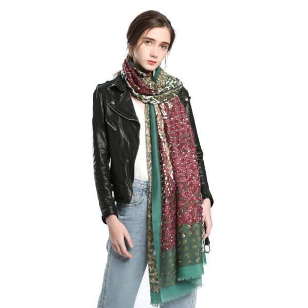 Little Bit of Color AW 20001 Model Green scaled Little Bit of Color - Stain - AW-20001 -[1050][680][740][290][380][670] SCARF.COM