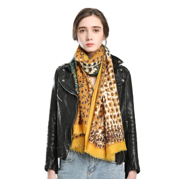 Little Bit of Color AW 20001 Model Yellow 1 scaled Little Bit of Color - Stain - AW-20001 -[1050][680][740][290][380][670] SCARF.COM