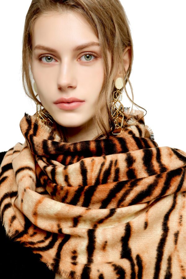 Tiger Pattern AW 19023 Coffe 2 scaled Tiger Pattern AW-19023-[180][320][100][760][510] SCARF.COM