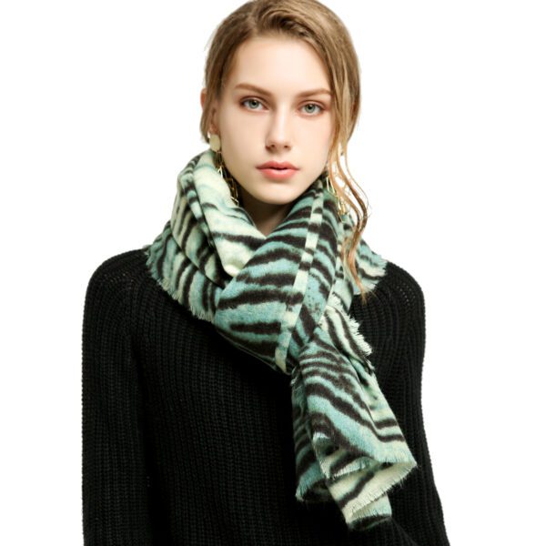 Tiger Pattern AW 19023 Green scaled Tiger Pattern AW-19023-[180][320][100][760][510] SCARF.COM
