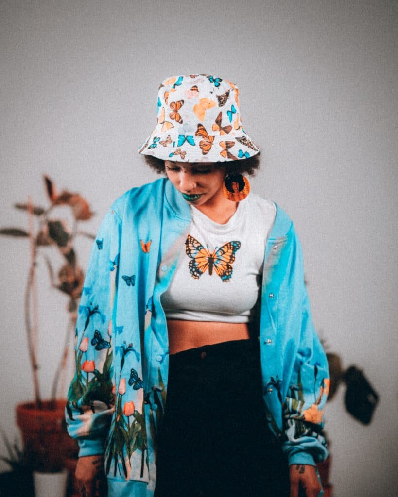 brock wegner zdREwFpeTtI unsplash How To Pair A Bucket Hat With One To Make You Look Cool? SCARF.COM