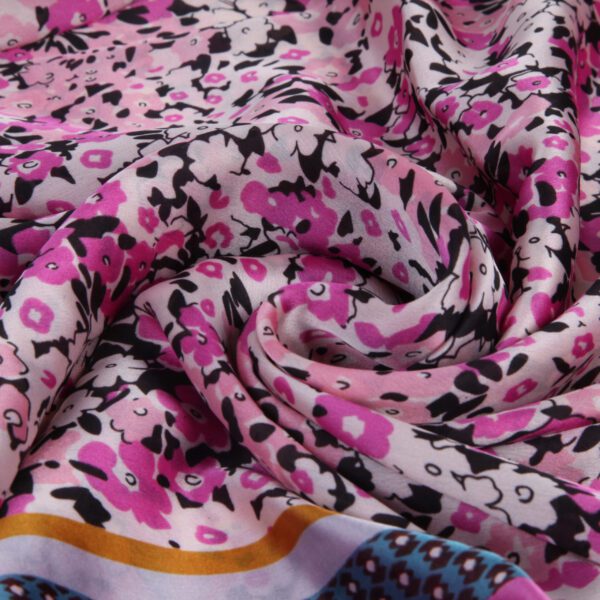 AW 22056d Detail 01 Bicolor Flowers scaled Bicolor Flowers - Silk Stian - AW-22056 SCARF.COM