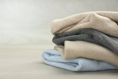 How the three fabrics of scarves are different: Pashmina, Cashmere & Wool SCARF.COM