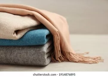 How the three fabrics of scarves are different: Pashmina, Cashmere & Wool SCARF.COM