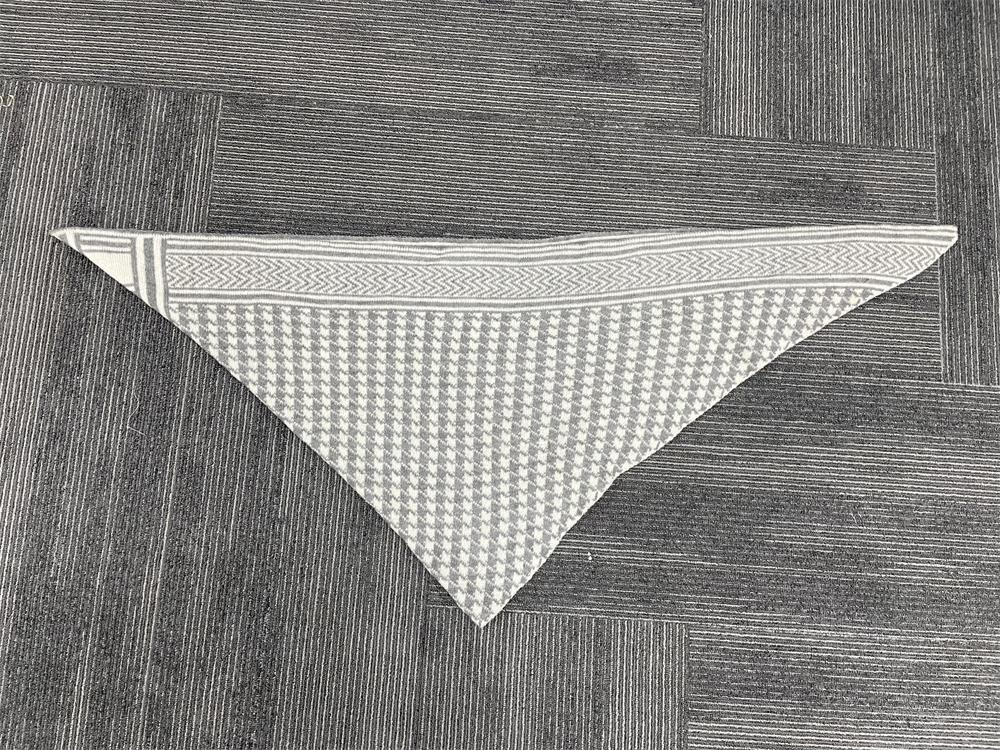 triangle scarf