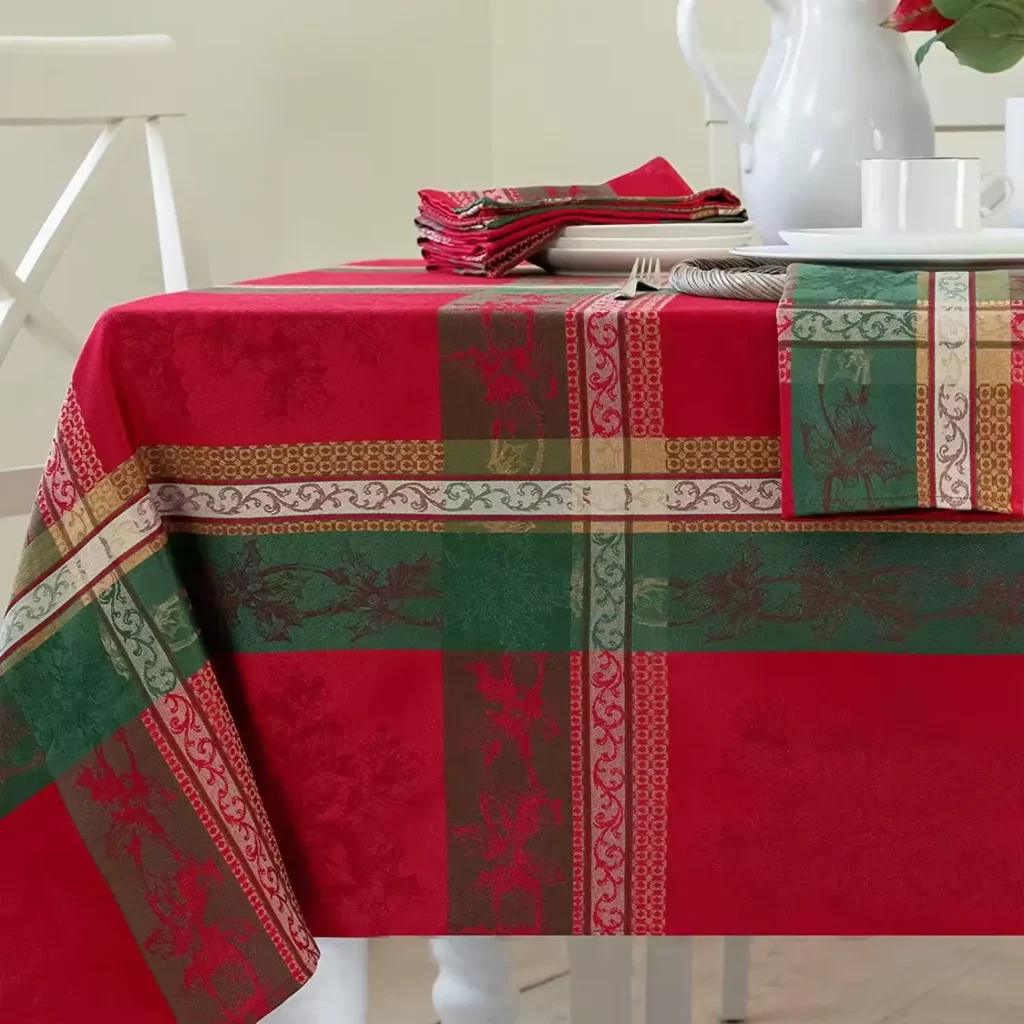  Polyester Tablecloths