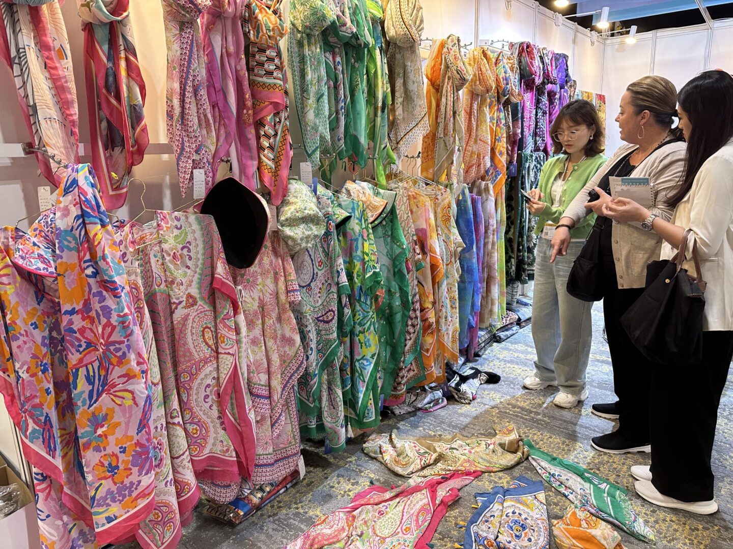 About 9 canton fair 2024 scarf team